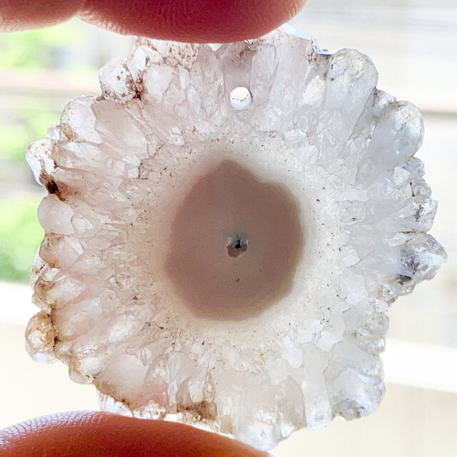 穴あきソーラークォーツ[157] 42x38mm 72Cts 天然石 ｜ルース