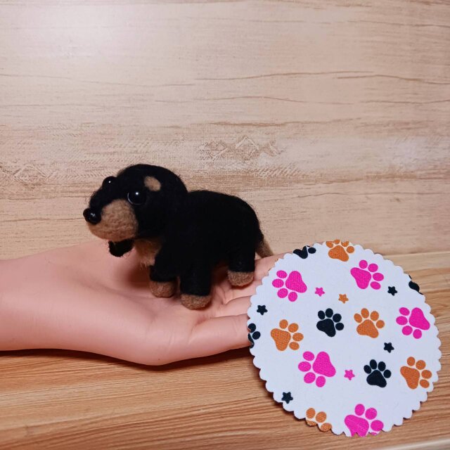 羊毛フェルト 小っちゃくて可愛いクロタンミニチュアダックスフンド