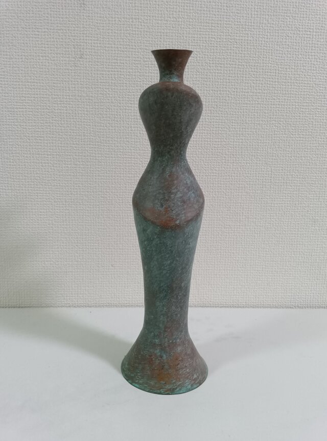 銅製花瓶　ヴィンテージ花器　約1.８キロ 純銅1輪挿 ヴィーナス (一点物) | iichi 日々の暮らしを心地よくする