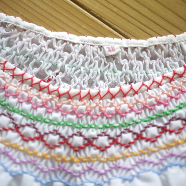 カロチャ刺繍 白いブラウス ハンガリー ヴィンテージ 民族衣装 | iichi