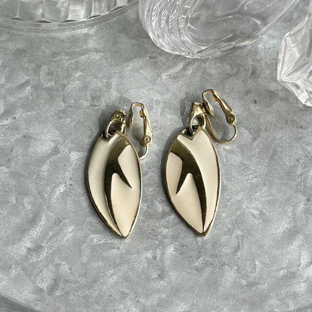 18金イヤリング。昭和レトロ。 Y1258-ヴィンテージイヤリング U.S.A. 1980s Gold & Cream Modernist