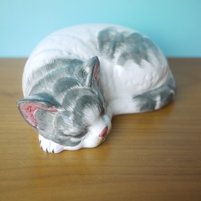 眠る猫の親子 陶器の眠り猫 スリーピングキャット ねこフィギュリン