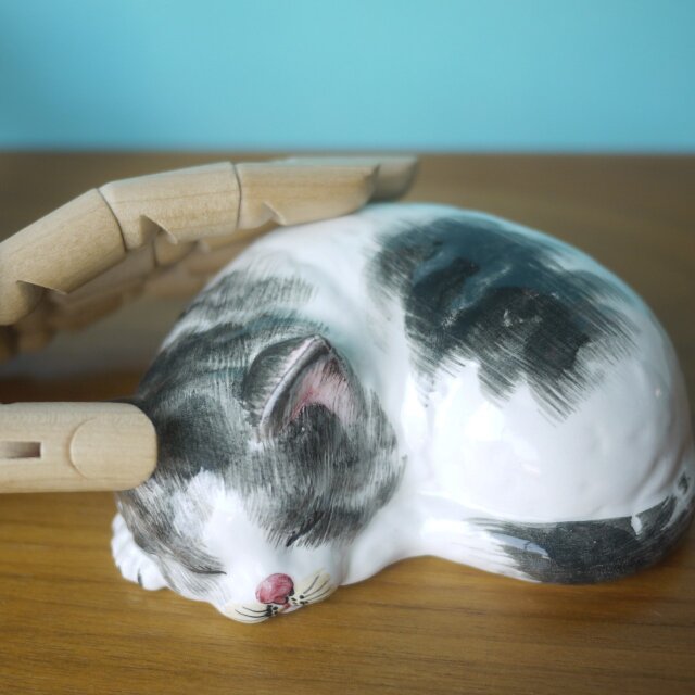 眠る猫の親子 陶器の眠り猫 スリーピングキャット ねこフィギュリン