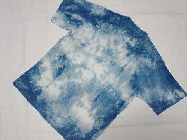 SALE＊藍染・Tシャツ Lサイズ〈厚手〉花絞り | iichi 日々の暮らしを