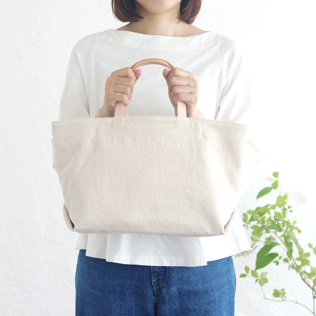 フタになるポケット付き 帆布とヌメ革の2WAYトートバッグ 斜めがけにも
