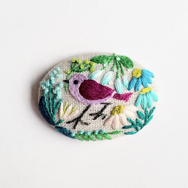 ことりと草花の刺繍ブローチ(botanical）#523 | iichi 日々の暮らしを