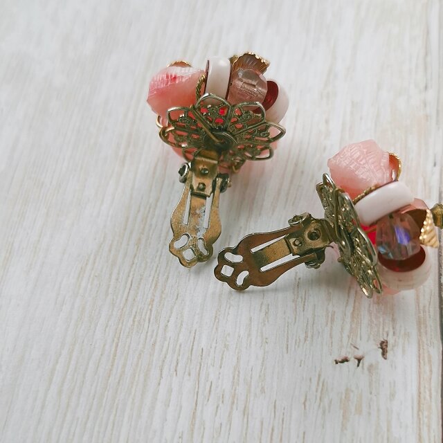 pink beads rhinestone gold leaf cluster ヴィンテージイヤリング