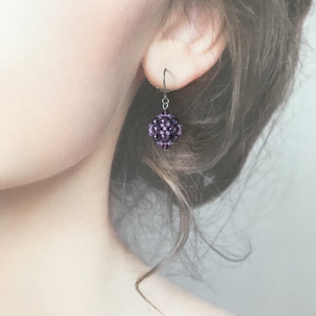 パールボール の ピアス パープル 紫 ビーズ 秋 冬 | iichi 日々の
