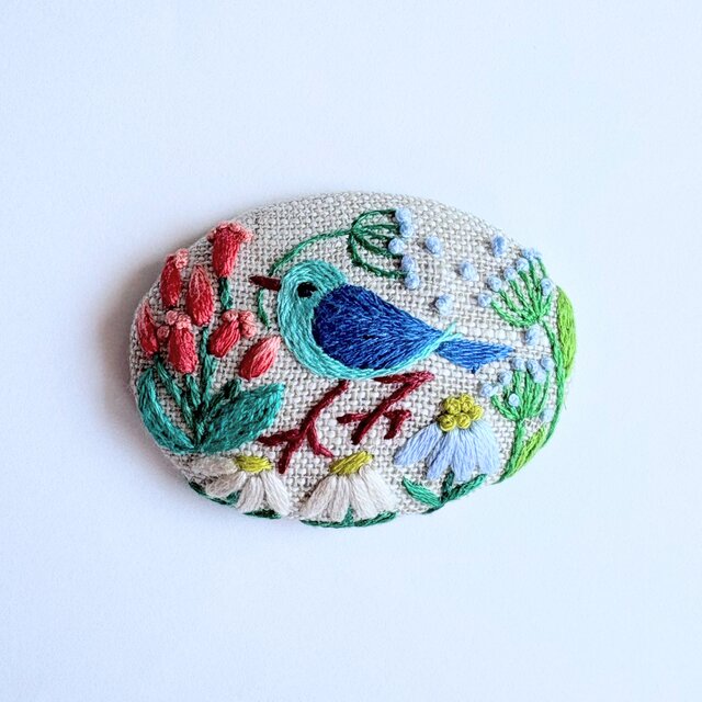 ことりと草花の刺繍ブローチ(botanical）#526 | iichi 日々の暮らしを
