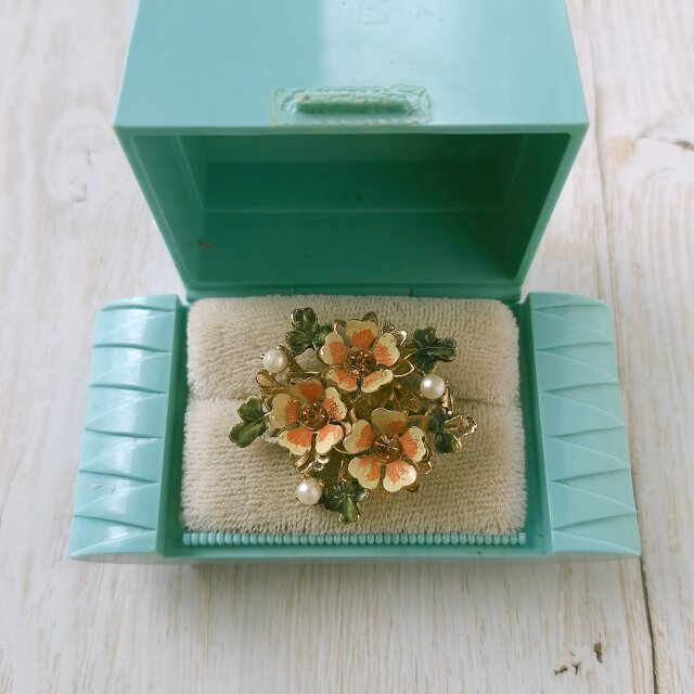 Coro》 pale yellow coral faux pearl flower コロ ヴィンテージ