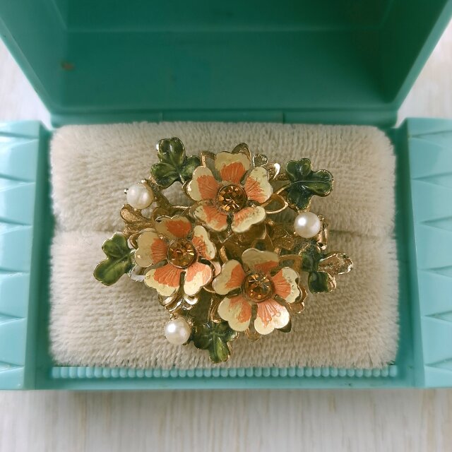 Coro》 pale yellow coral faux pearl flower コロ ヴィンテージ