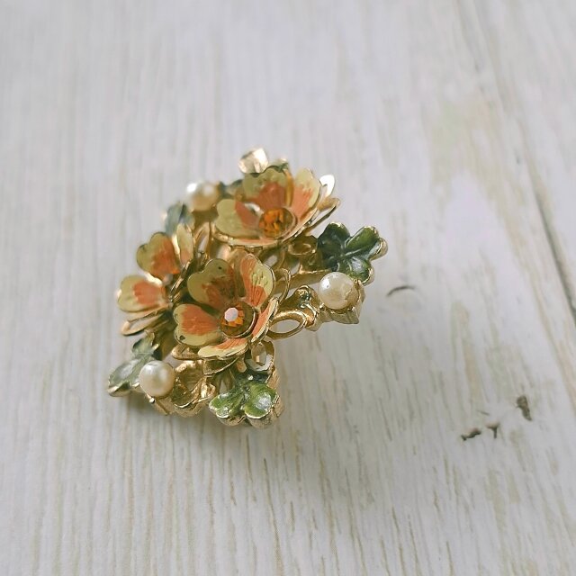 Coro》 pale yellow coral faux pearl flower コロ ヴィンテージ