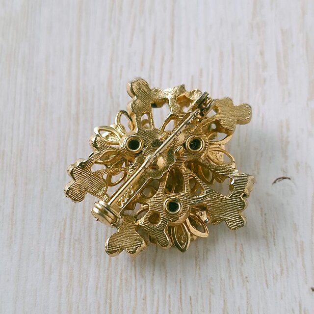 Coro》 pale yellow coral faux pearl flower コロ ヴィンテージ