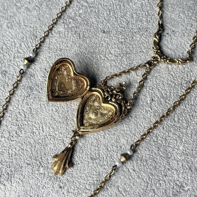 N331-【 ART 】ヴィンテージネックレス 1960-70's Victorian Heart