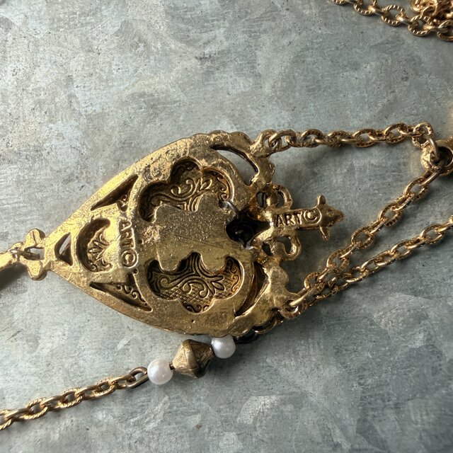 N331-【 ART 】ヴィンテージネックレス 1960-70's Victorian Heart
