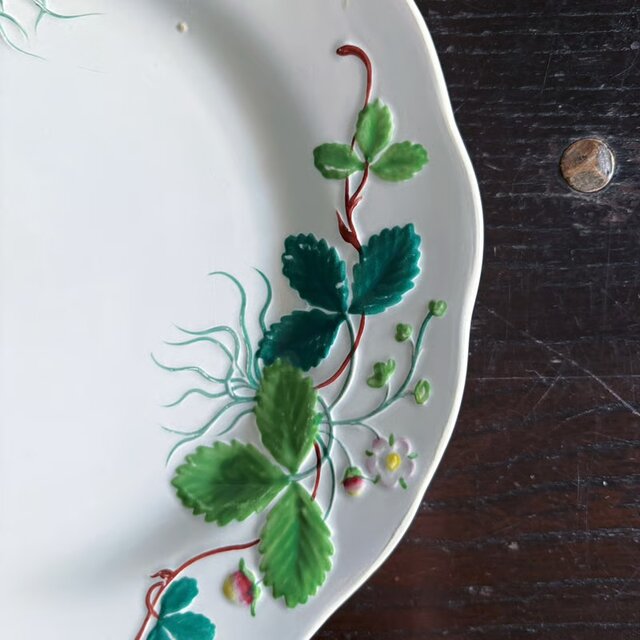 Creil&Montereau 彩色 いちご レリーフ皿 平皿 クレイユエモントロー