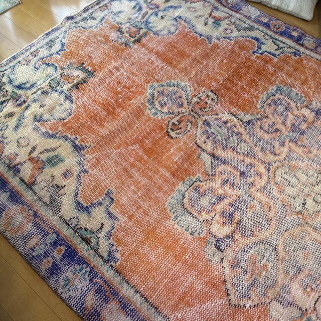 大判130×241 オフホワイト×ブラウンレッド×水色　トルコヴィンテージラグ 大判貴重138×243夕焼けオレンジ×ブルー メダリオン トルコヴィンテージ