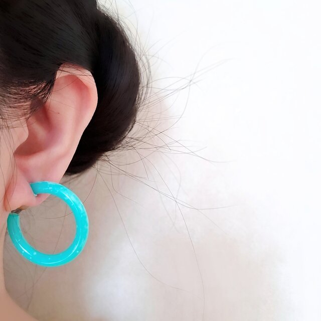 mint blue white marble plastic hoop ヴィンテージピアス | iichi