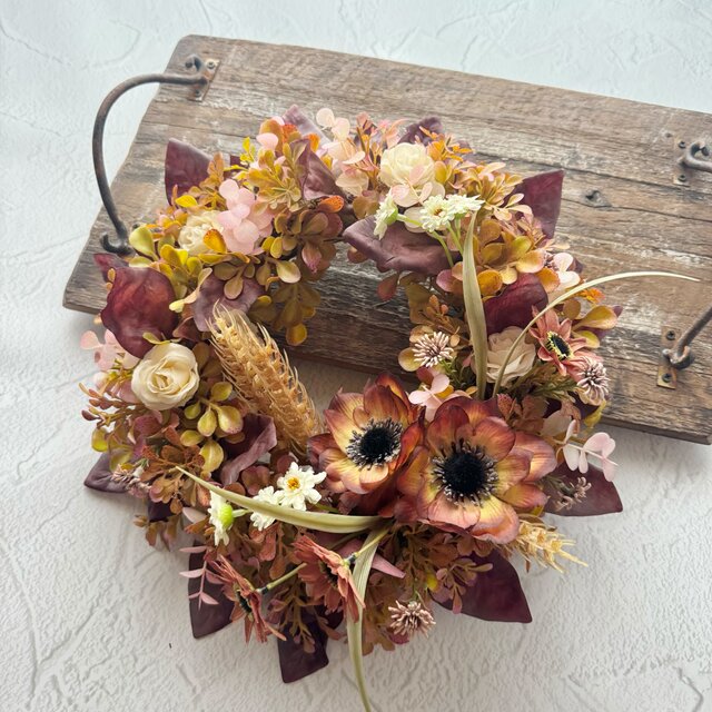秋を彩る紅葉リース | iichi 日々の暮らしを心地よくするハンドメイド