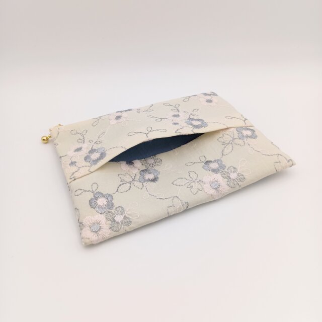 花柄刺繍 大きめポケットティッシュケース付きポーチ フラット 16cm 内