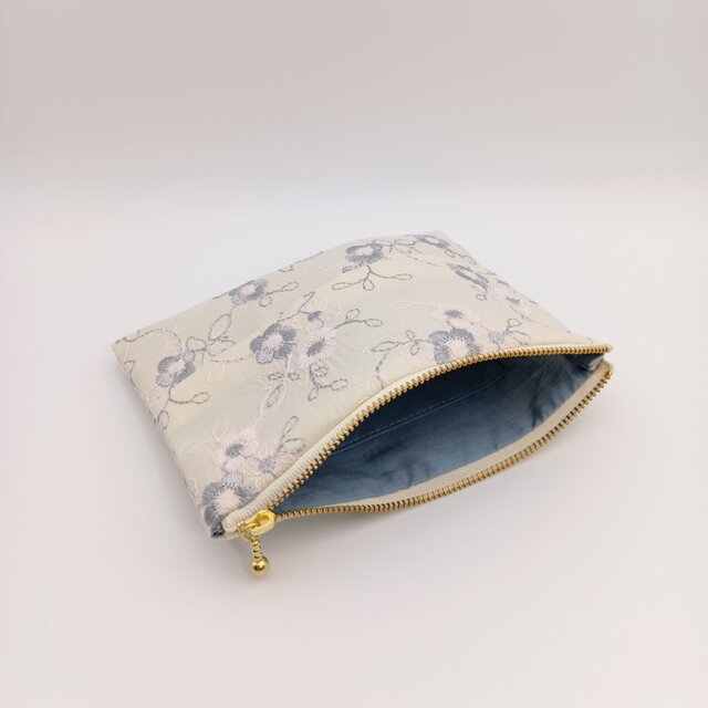 花柄刺繍 大きめポケットティッシュケース付きポーチ フラット 16cm 内