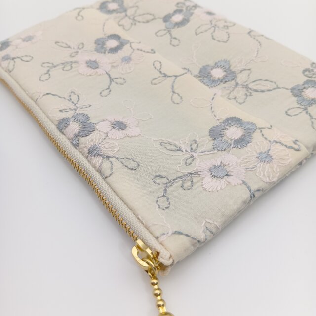 花柄刺繍 大きめポケットティッシュケース付きポーチ フラット 16cm 内