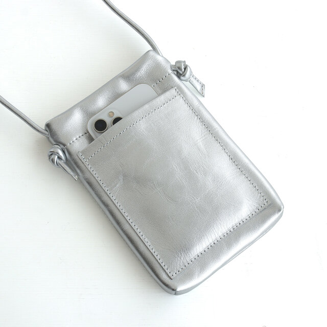 本革スマホショルダー chalk アシスタントポーチにもなるレザー