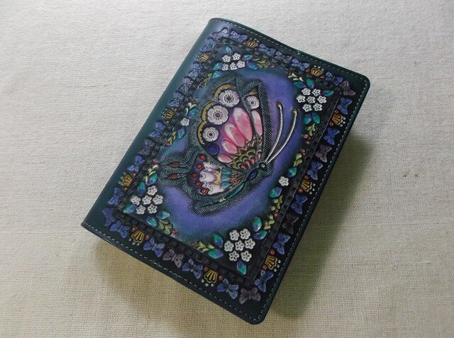 文庫サイズブックカバー 刻印、拭き染め 牛革 | iichi 日々の暮らしを
