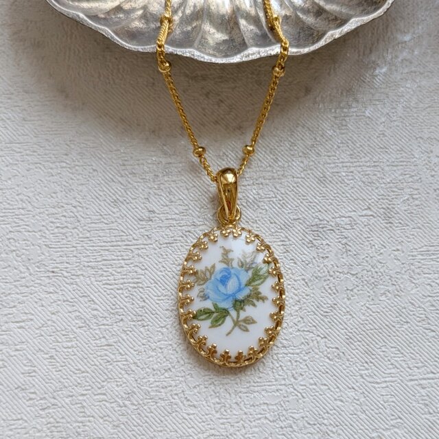 天然石ネックレス　カメオ　青　ローズの花　20mm SV925刻印 ヴィンテージガラス ブルーローズ 薔薇 フラワーカメオ オーバル