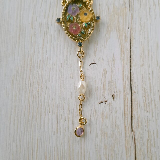 Avon》 “VINTAGE FLOWER Y NECKLACE” エイボン ヴィンテージネックレス