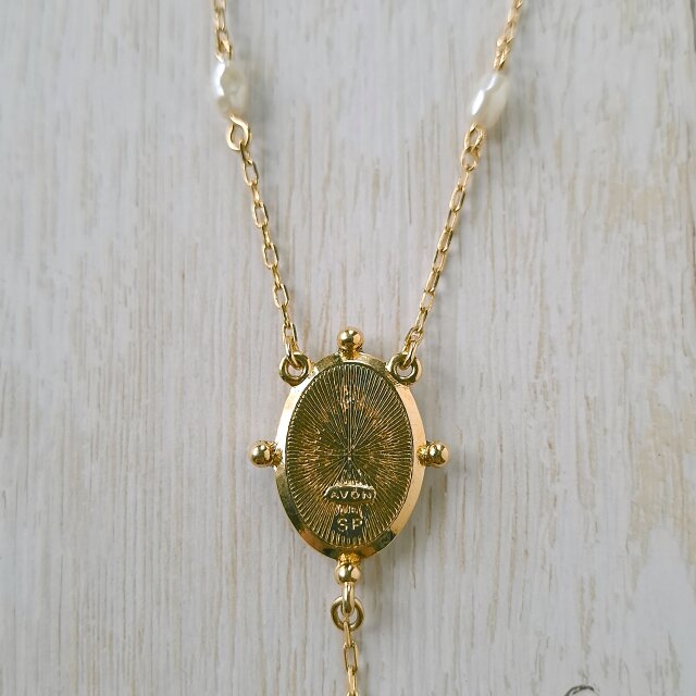 Avon》 “VINTAGE FLOWER Y NECKLACE” エイボン ヴィンテージネックレス