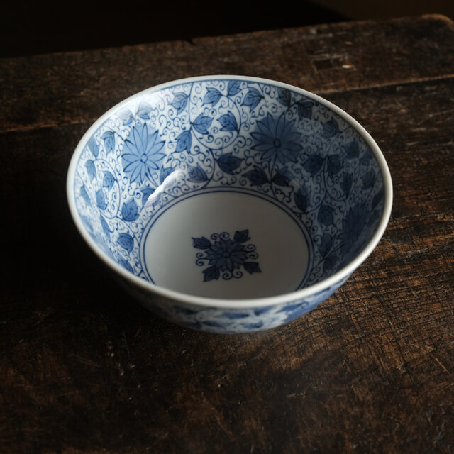 細かな花唐草◇有田焼 彩華 染付五寸深鉢 碗 丼 丁寧な暮らしに 和食器