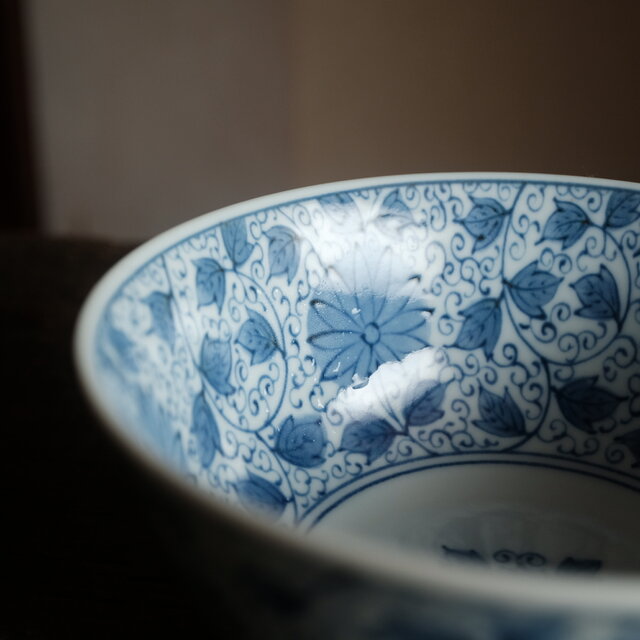 細かな花唐草◇有田焼 彩華 染付五寸深鉢 碗 丼 丁寧な暮らしに 和食器
