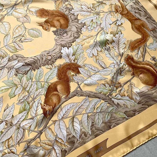 エルメス カレ シルクスカーフ リスりす HERMES 木の実 12ACcu2