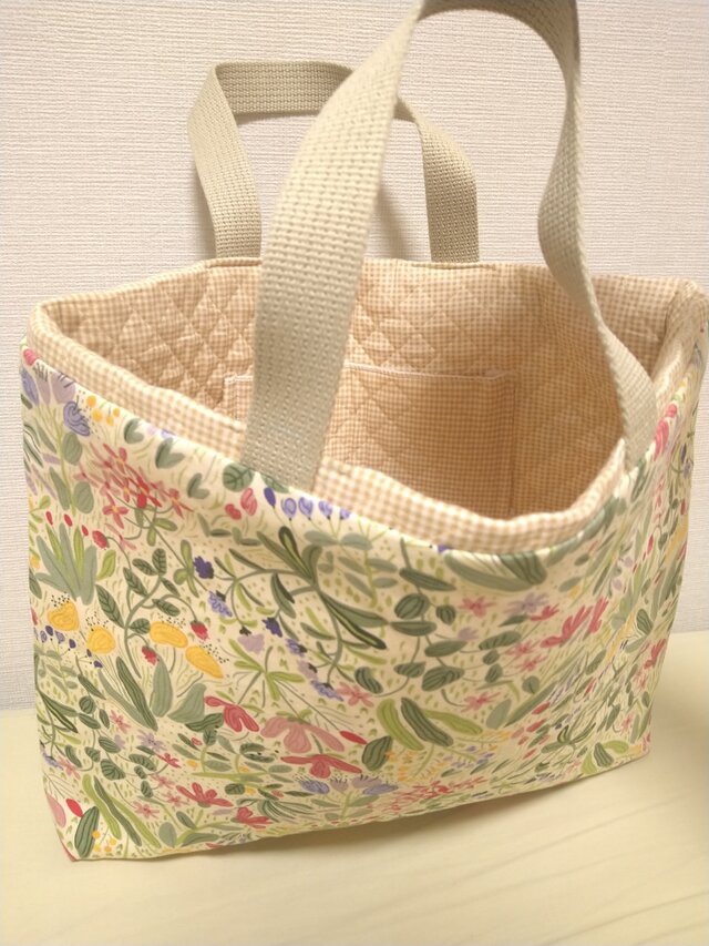 花柄のレッスンバッグ、上履袋、巾着、ランチマットの4点セット