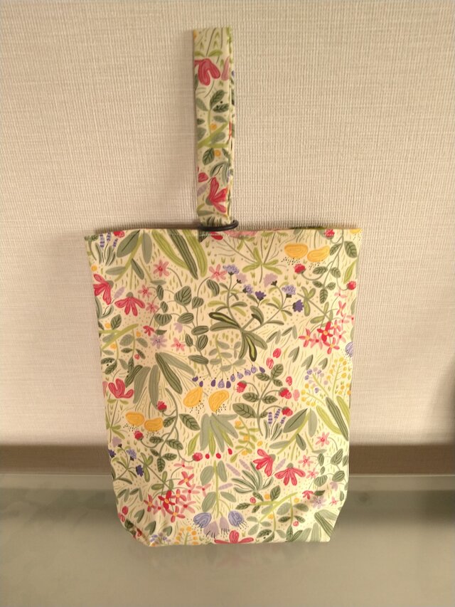 花柄のレッスンバッグ、上履袋、巾着、ランチマットの4点セット