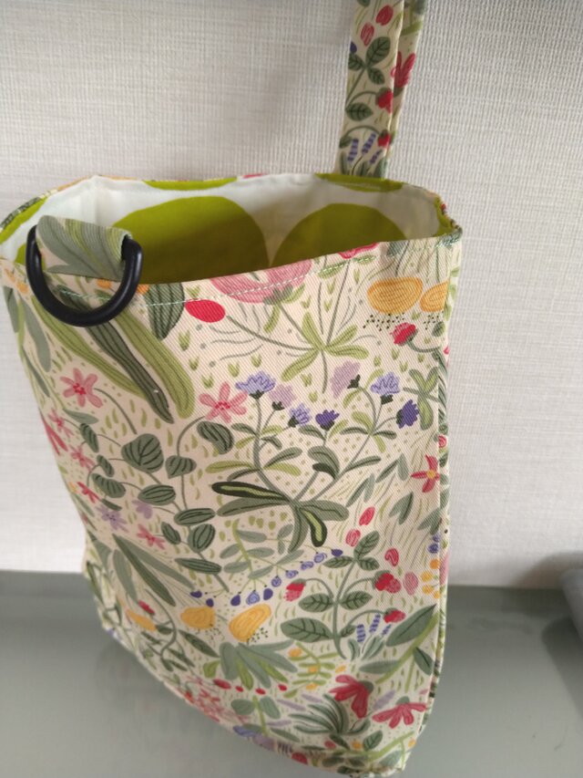 花柄のレッスンバッグ、上履袋、巾着、ランチマットの4点セット