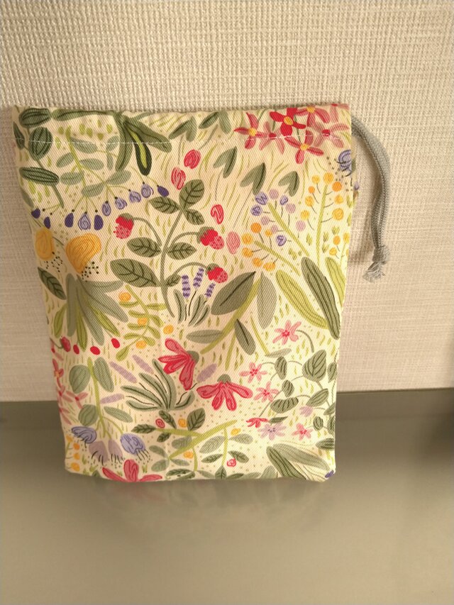 ハンドメイド　オーダー　花柄　ランチョンマット　巾着袋　レッスンバック　など 花柄のレッスンバッグ、上履袋、巾着、ランチマットの4点セット