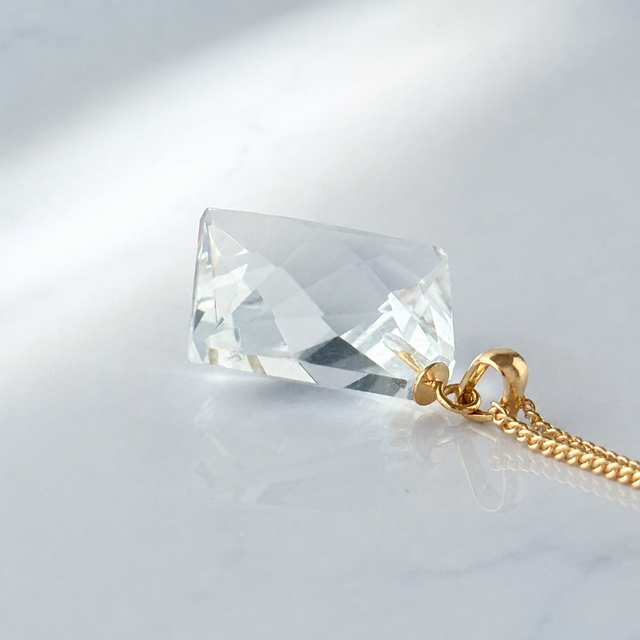 【いつか見た光】水晶 オクタゴン 天然石ネックレス 23mm 大粒 クォーツ/白水晶 天然石ネックレス - 3Dダイヤ M | iichi