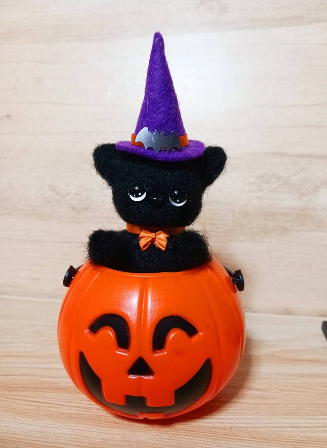 ハロウィン 羊毛フェルト 黒猫 パンプキン 置物 | iichi 日々の暮らし