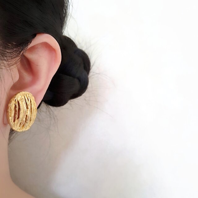 TRIFARI》 gold openwork round トリファリ ヴィンテージイヤリング