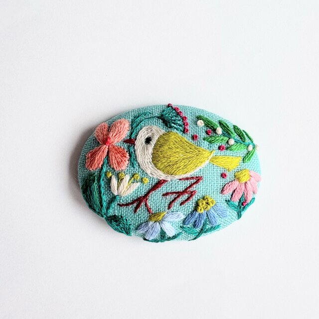 ことりと草花の刺繍ブローチ(botanical）#529 | iichi 日々の暮らしを