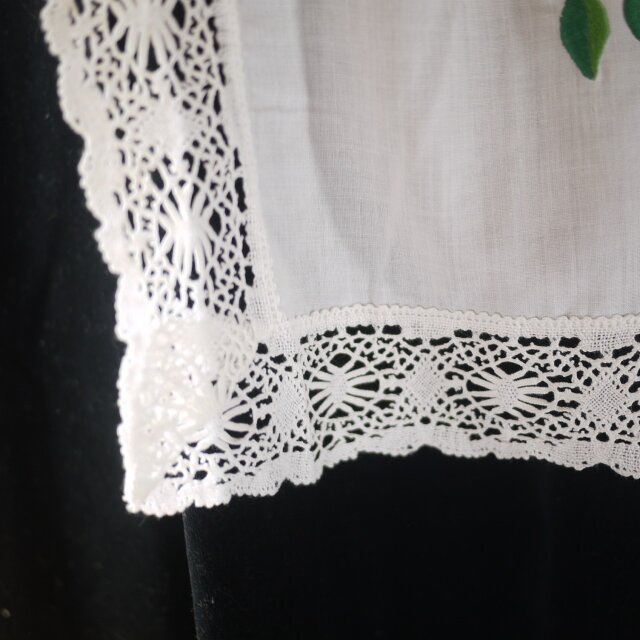 ハンガリー刺繍 カロチャ Kalocsa花柄レース付きエプロン ヴィンテージ