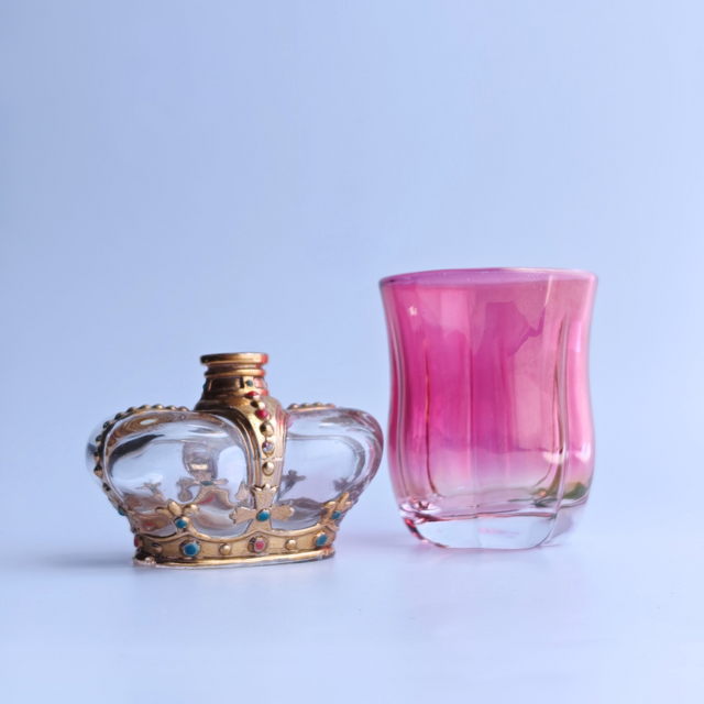 ヴィンテージBOHEMIA GLASS ピンクガラス一点もの イギリス ヴィンテージ ローズピンクガラス ミニグラス リキュール