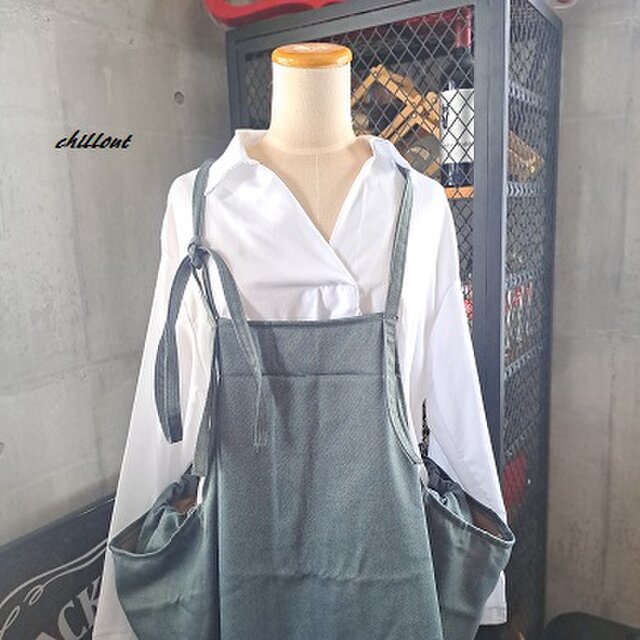 背中がかわいい】マキシ：エプロンドレス：デニム：レトログリーン