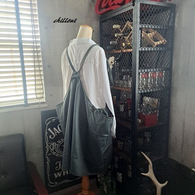 UrrA:)】エプロンドレス2枚：デニム：エンジ・オリーブ 背中がかわいい