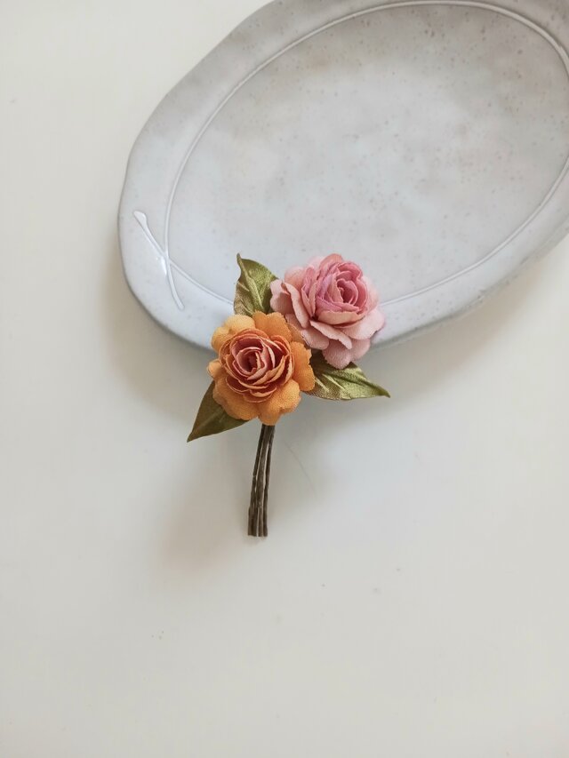 染め布花＊お洒落なミニ薔薇のコサージュ | iichi 日々の暮らしを