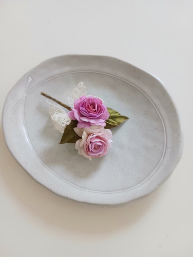 染め布花＊可愛いミニ薔薇のコサージュ | iichi 日々の暮らしを