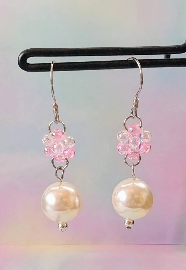 ぷっくりお花ビーズ×大粒パールのうる艶フリルピアス/イヤリング