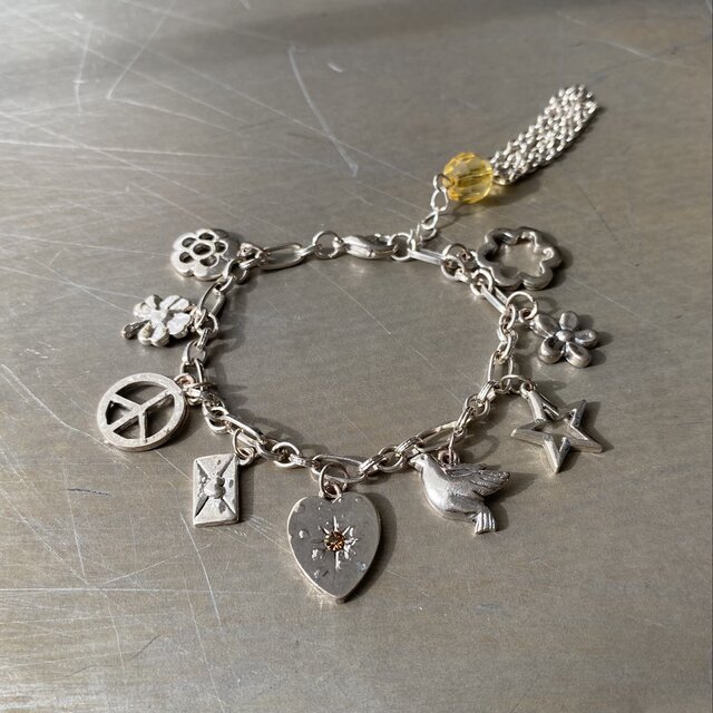 Vintage 80s-90s USA retro lucky charm silver tone bracelet | iichi